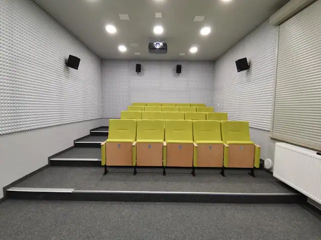 Rạp chiếu phim Cinema around the corner