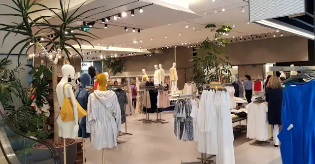 Chuỗi cửa hàng Mango tại Tây Ban Nha