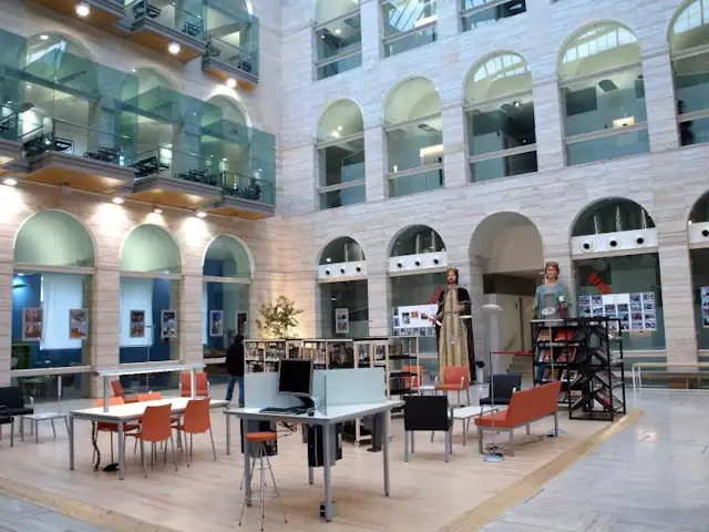 Thư viện công cộng Lleida
