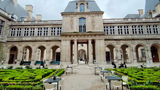 Bảo tàng Carnavalet Paris