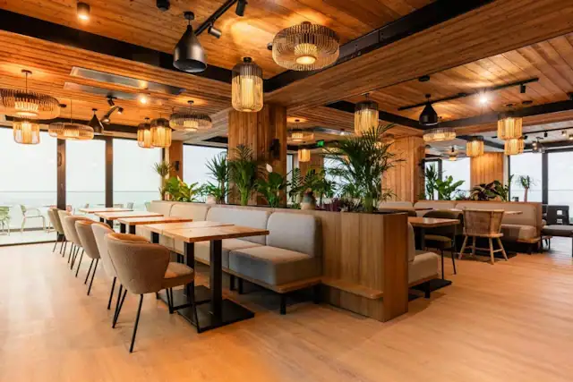 The Pines Bucegi Lodge: Âm thanh cho khách sạn boutique miền núi tại Romania