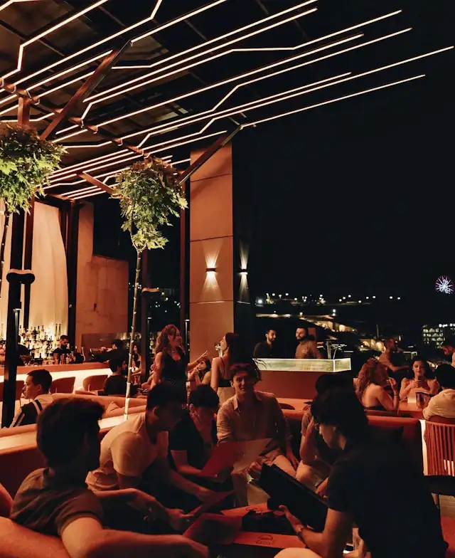 END SkyLounge: Âm thanh cho một sân thượng ngoài trời