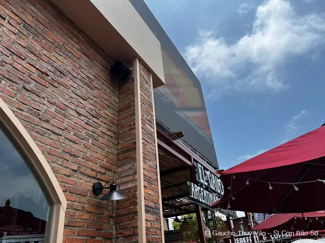 El Gaucho Steakhouse Vũng Tàu: âm thanh chịu thời tiết cho nhà hàng sát biển