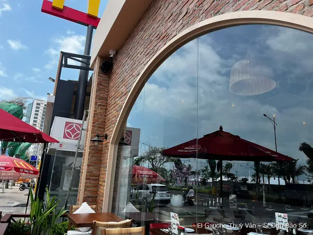 El Gaucho Steakhouse Vũng Tàu: âm thanh chịu thời tiết cho nhà hàng sát biển